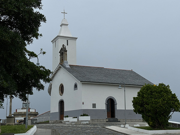 Ermita de la virgen Blanca en Luarca
