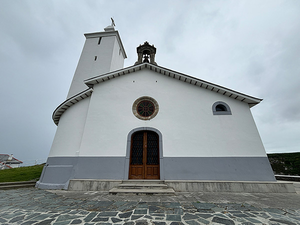 Ermita de la virgen Blanca en Luarca