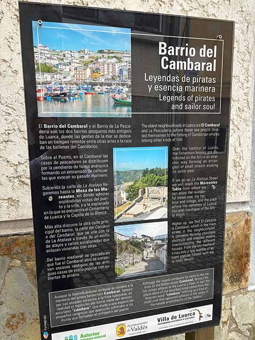 Panel explicativo del barrio del Cambaral en Luarca en Asturias