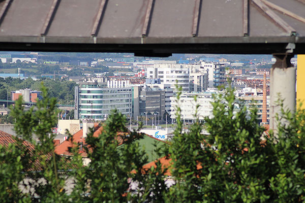 Vista de Gijón desde el elogio del horizonte en el cerro de Santa Catalina