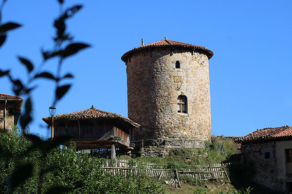 Torreón de Bandujo en Asturias