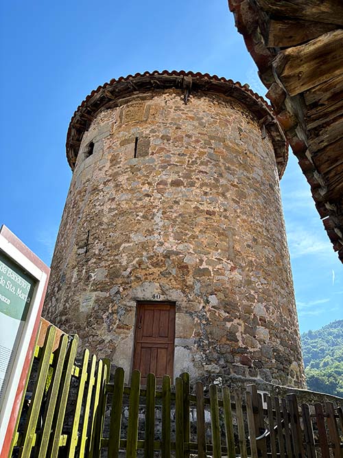 Torreón de Bandujo en Asturias