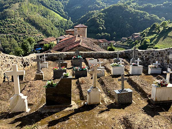 Cementerio de Bandujo en Asturias