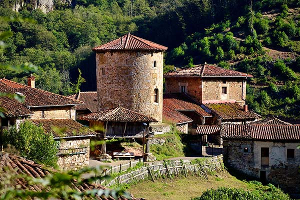 Conjunto histórico medieval de Bandujo en Asturias