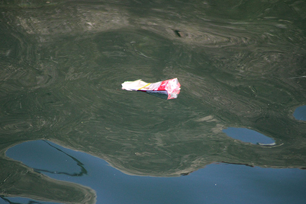 Basura en el mar