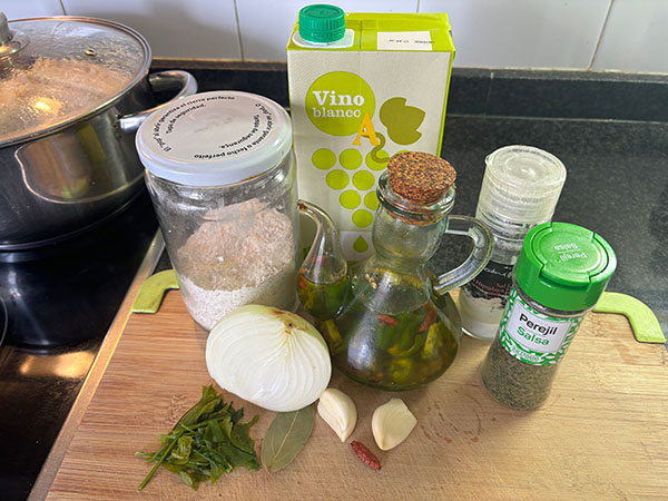 Resto de ingredientes para elaborar la salsa verde