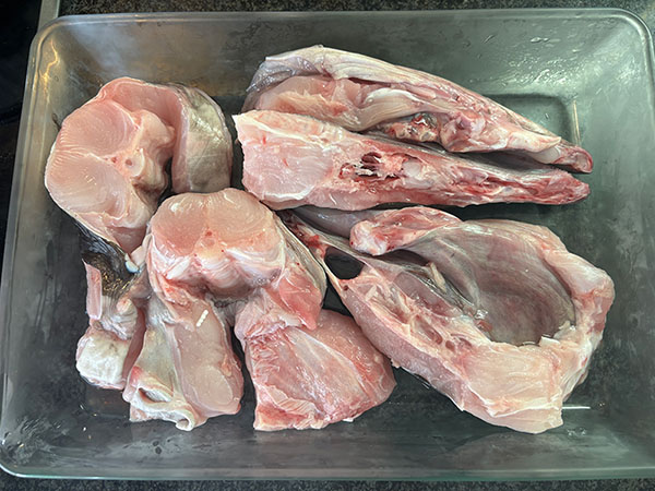 Congrio troceado para guisar en salsa verde