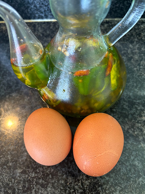 Huevos cocidos para acompañar al congrio en salsa verde