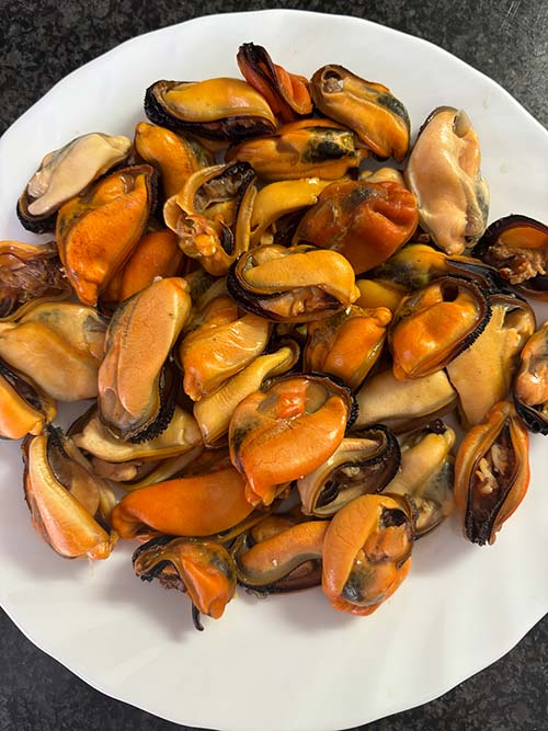 Mejillones para añadir al congrio en salsa verde