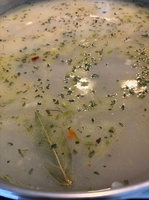 Va cogiendo color la salsa verde