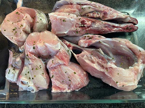 Congrio troceado para salsa verde