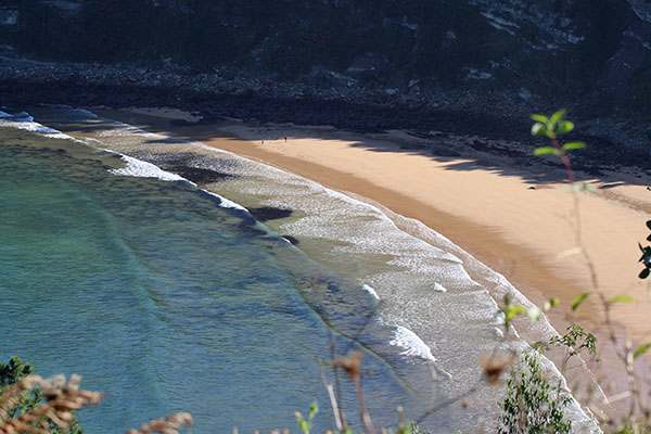 En otoño las playas se vacían de bañistas y son lugar privilegiado para pasear