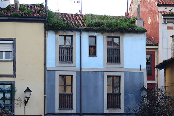 Casas de pescadores en el barrio de Cimadevilla en Gijón