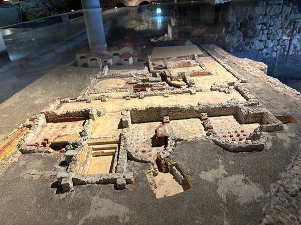 Maqueta del emplazamiento romano del cerro de Santa Catalina en Gijón