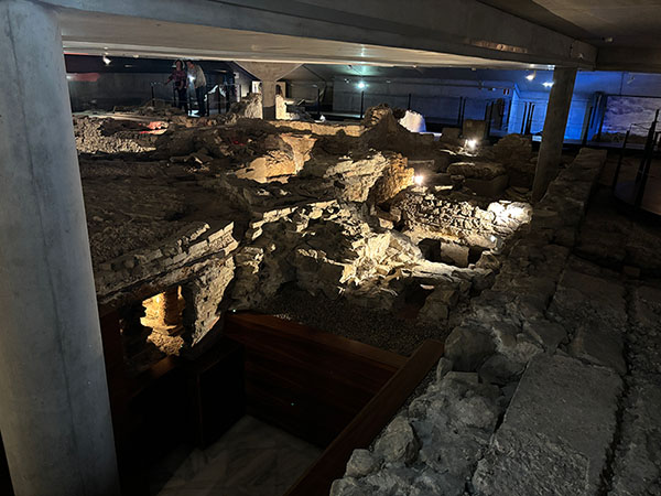 Habitáculos superiores que eran calentados por el aire en las termas romanas
