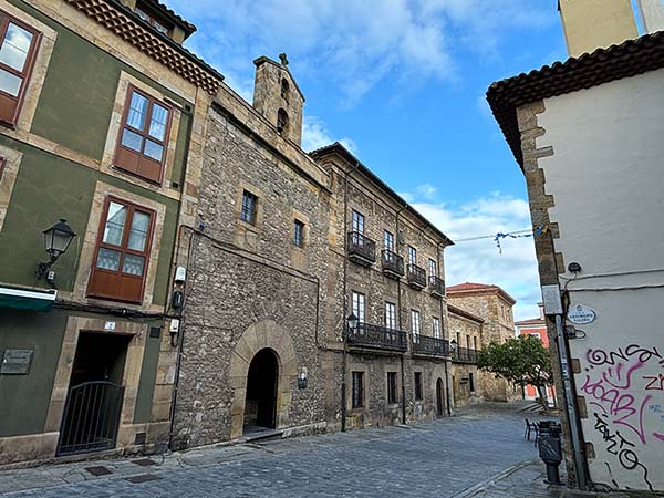 Capilla de nuestra señora de los Remedios en Cimadevilla en Gijón