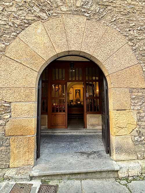 Capilla de nuestra señora de los Remedios en Cimadevilla en Gijón
