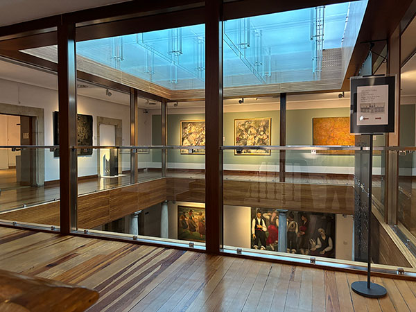 Interior del museo casa natal de Jovellanos en Gijón