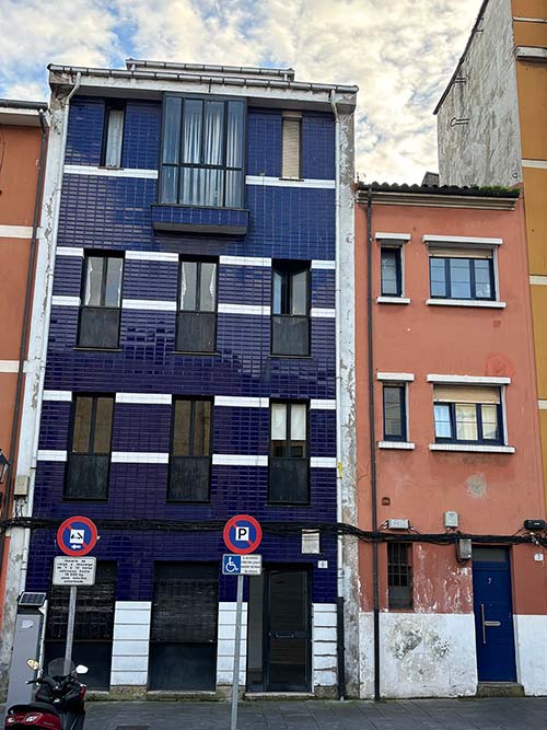 Casas de pescadores en el barrio de Cimadevilla en Gijón