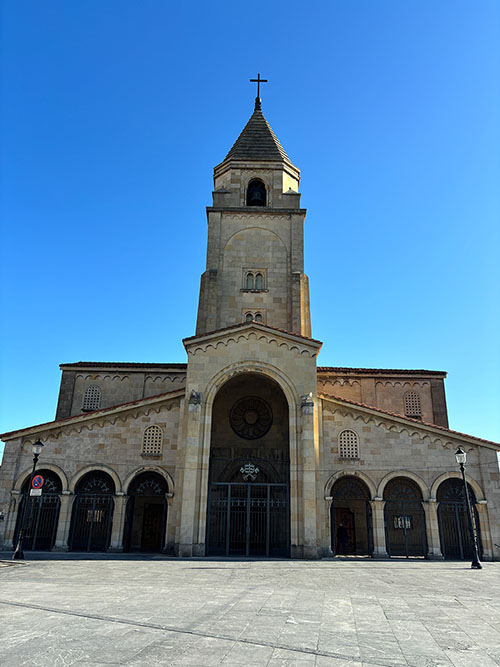 Iglesia de San Pedro en Gijón