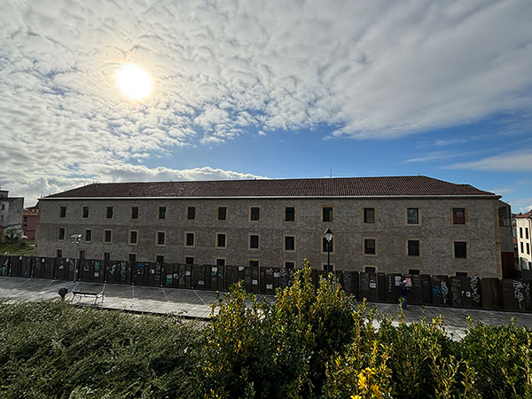 Edificio del convento de las monjas en Cimadevilla en Gijón