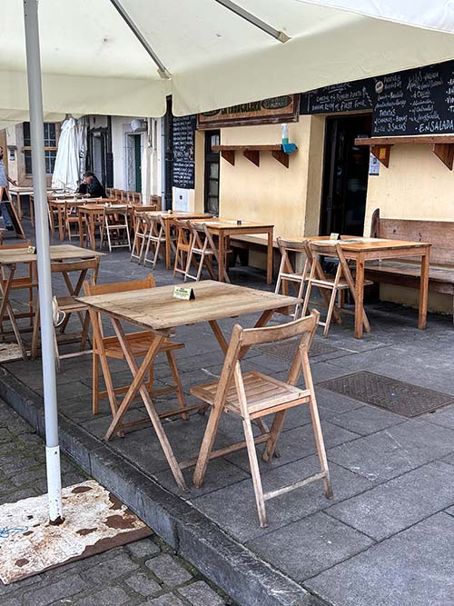 Zona de copas y restaurantes en el entorno del convento en Cimadevilla en Gijón