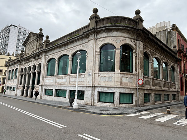 Edificio de la Pescadería en Gijón