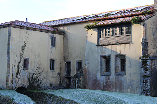 Dependencias conventuales en el monasterio de Valdediós en Asturias