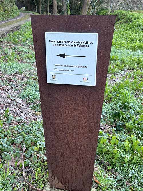 Indicador fosa común de Valdediós