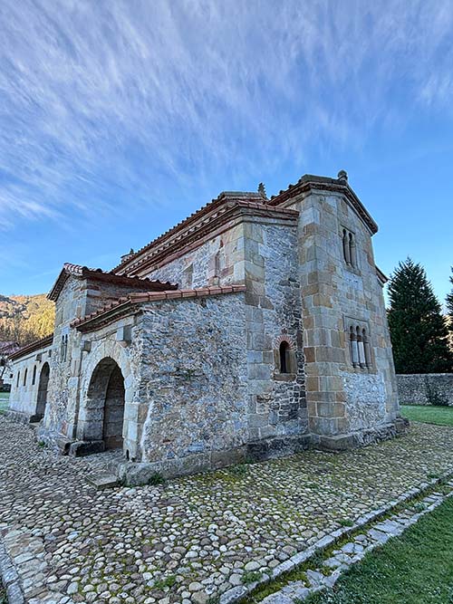 Iglesia de San Salvador de Valdediós en Asturias