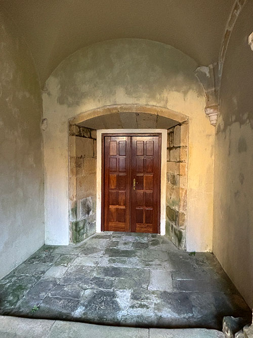 Dependencias conventuales en el monasterio de Valdediós en Asturias