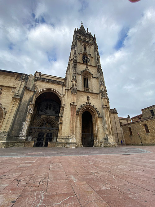 Plaza de la catedral en Oviedo
