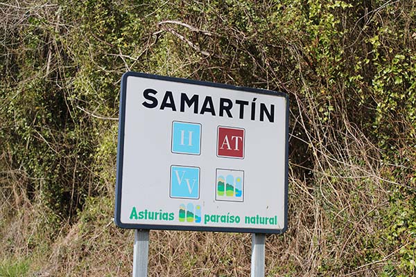 Cartel de tráfico anunciador de San Martín del Mar en Villaviciosa en Asturias