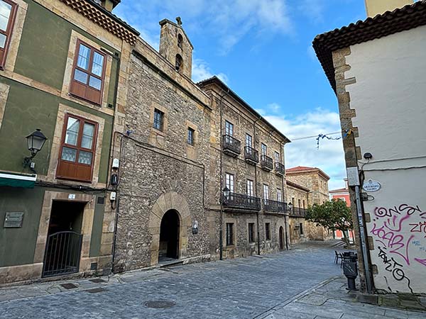 Barrio de Cimadevilla en Gijón, hogar de Jovellanos