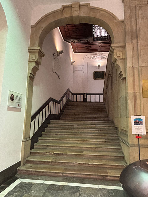 El Instituto de Mineralogía y Náutica pasó a ser Instituto de Jovellanos en su segunda sede en la calle Jovellanos de Gijón