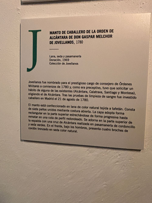 Manto de Caballero de la Orden de Alcántara de Jovellanos