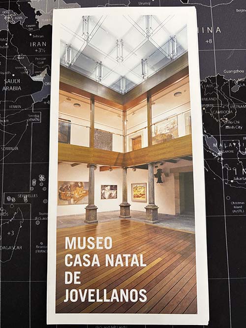 Folleto informativo del Museo Casa Natal de Jovellanos en Gijón