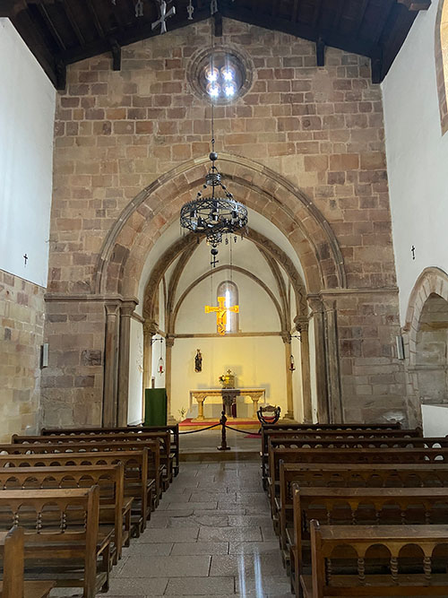 Iglesia de Santa María de la Oliva en Villaviciosa en Asturias