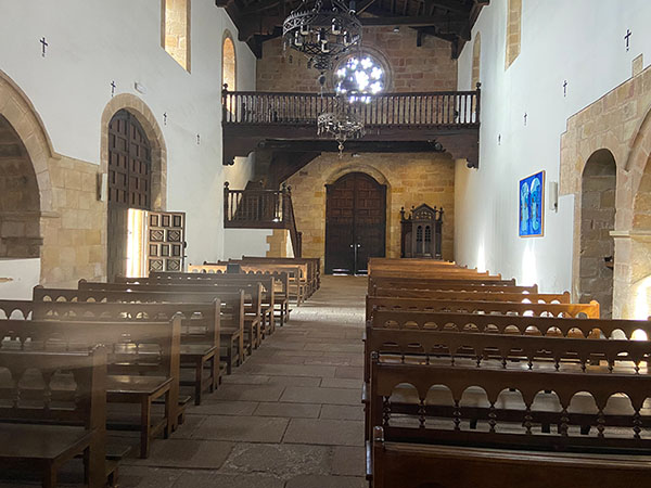 Iglesia de Santa María de la Oliva en Villaviciosa en Asturias