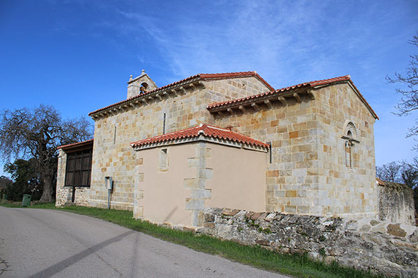 Iglesia de Santa Eulalia de la Lloraza en Villaviciosa en Asturias