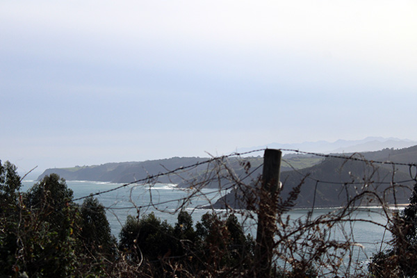 Vistas del mar desde el faro de Tazones en Villaviciosa en Asturias