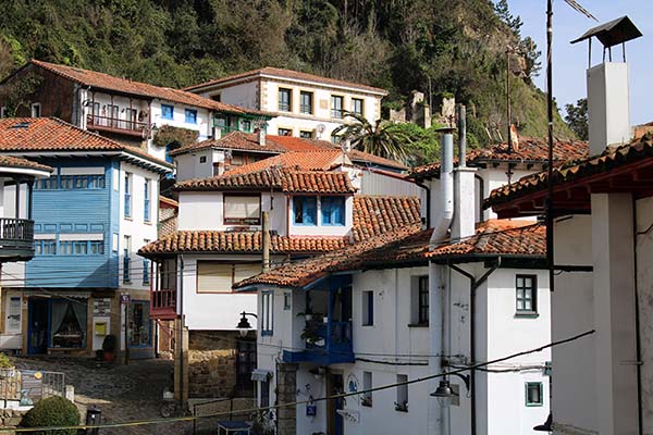 Pueblo pesquero de Tazones en Villaviciosa en Asturias