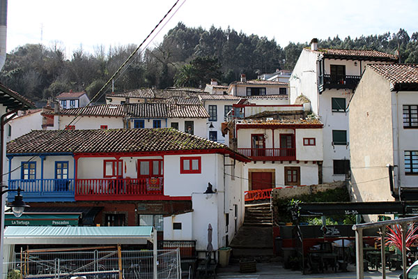 Pueblo pesquero de Tazones en Villaviciosa en Asturias