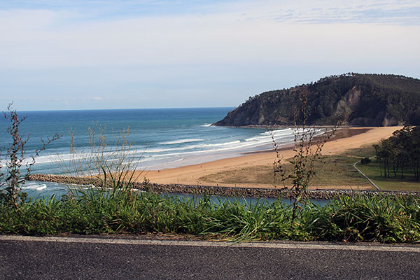 Playa de Rodiles vista desde la zona de El Puntal en Villaviciosa