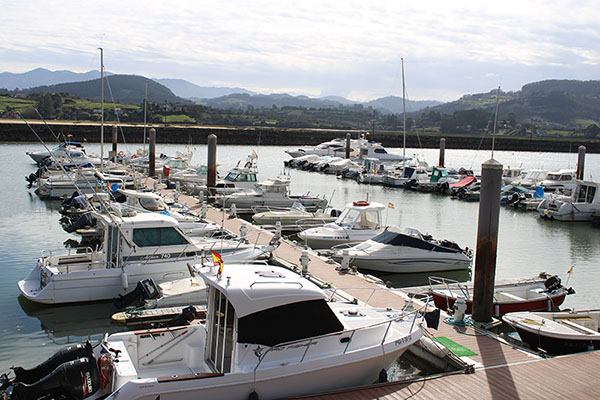 Puerto deportivo de El Puntal en Villaviciosa