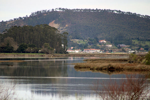 Vista de la ría de Villaviciosa en Asturias