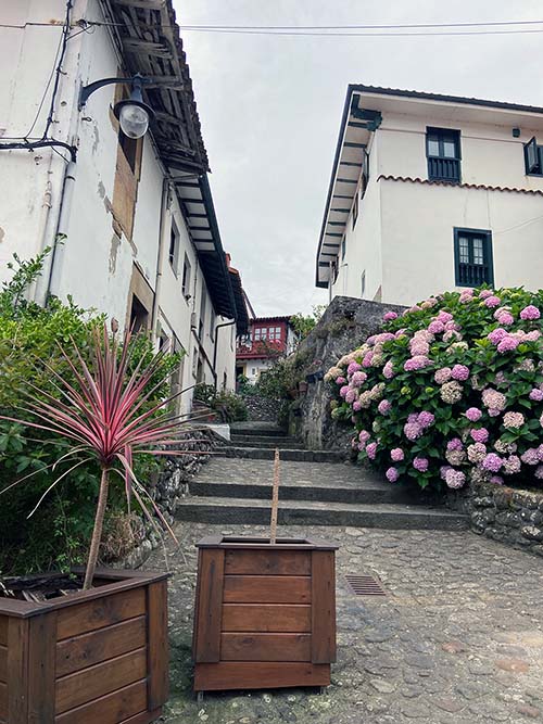 Pueblo pesquero de Tazones en Villaviciosa en Asturias