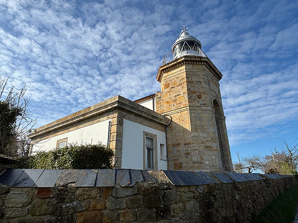 Faro de Tazones en Villaviciosa en Asturias