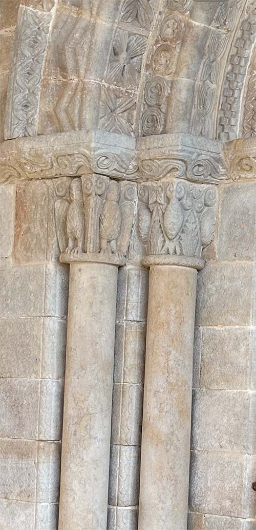 Iglesia de Santa Eulalia de la Lloraza en Villaviciosa en Asturias