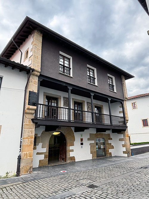 Casa palacio de los Hevia en Villaviciosa